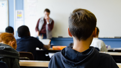 Illustration : "Vacances scolaires de Noël 2023-2024 : une date qui suscite déjà de vifs débats auprès des parents"